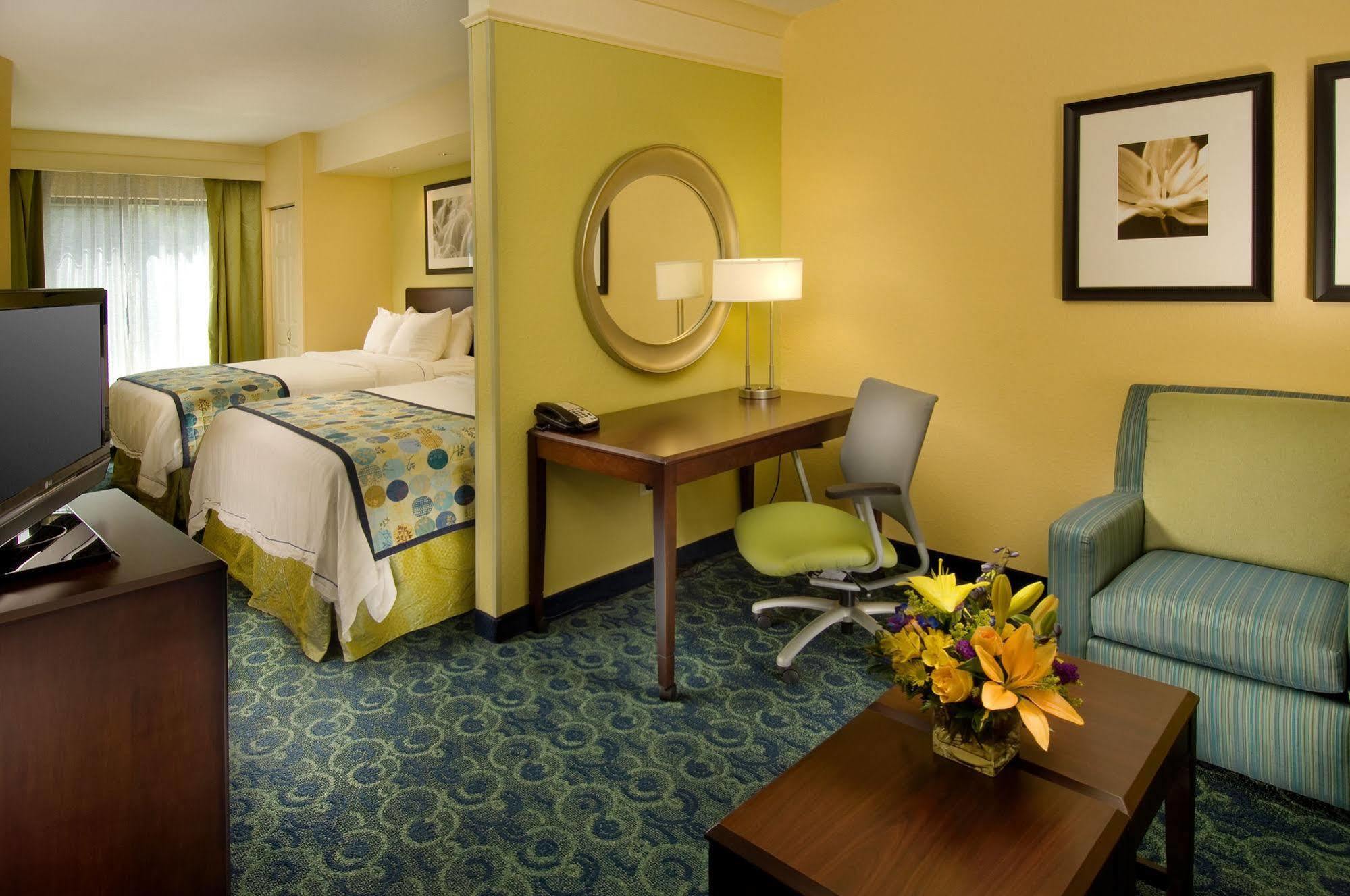 สปริงฮิลล์ สวีท แจ็กสันวิลล์ แอร์พอร์ต Hotel ภายนอก รูปภาพ